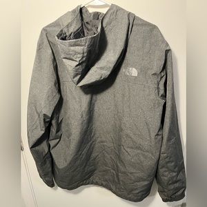 North face jacket/windbreaker.